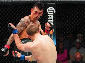 Max Holloway: Veteran UFC Raja Tukang Pukul
