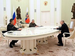 Menhan China Temui Putin di Moskow, Apa yang Dibahas? Menhan China Temui Putin di Moskow, Apa yang Dibahas?