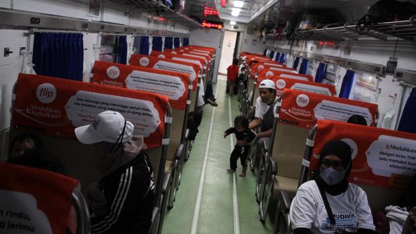 Pemudik Gratis Diberangkatkan dari Stasiun Pasar Senen