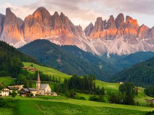 Desa Cantik Italia Batasi Turis, Mereka Lelah dengan Macet