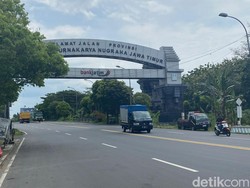 Pemudik yang Melintasi Ngawi Diimbau Waspadai Titik Rawan Pohon Tumbang