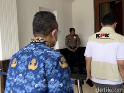Empat Jam Sudah KPK Lakukan Penggeledahan di Balkot Bandung