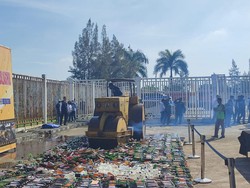 Polisi Musnahkan Miras dan Knalpot Brong Disita Selama Ramadan di Bogor