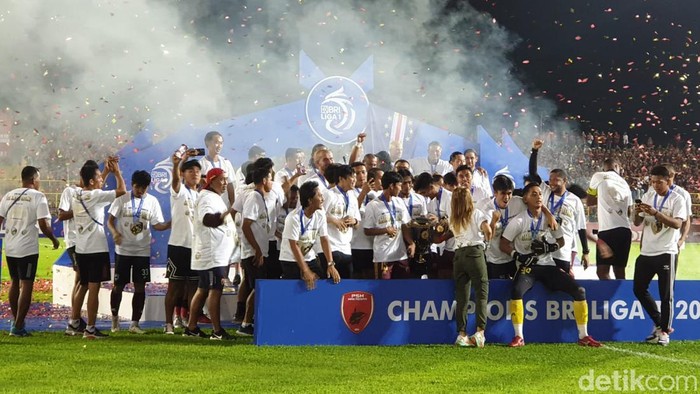 PSM Makassar berpesta juara Liga 1 2022/2023 di Stadion Gelora BJ Habibie, Parepare.