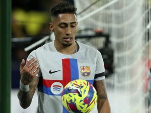 Raphinha Ngedumel Saat Diganti, Begini Reaksi Xavi