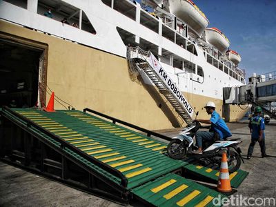 Pemudik Motor Mudik Gratis Naik Kapal Pelni Dobonsolo