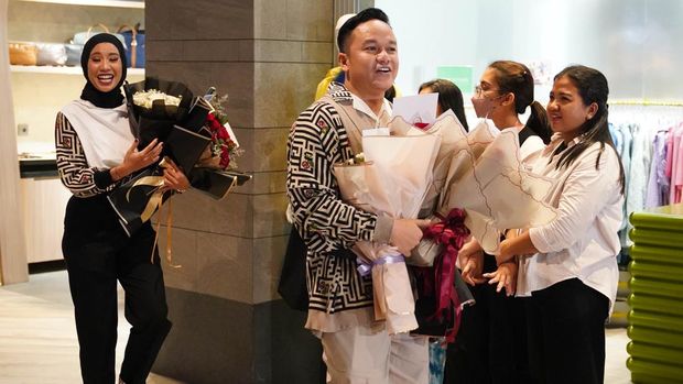 Renjana Senja, NonaxTities Sapoetra