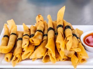 Resep Pangsit Gulung Goreng yang Renyah Gurih untuk Camilan Buka Puasa Resep Pangsit Gulung Goreng yang Renyah Gurih untuk Camilan Buka Puasa