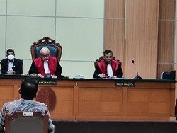 Tuding Dakwaan Kasus Lord Luhut Mengada-ada, Haris Azhar Minta Dibebaskan