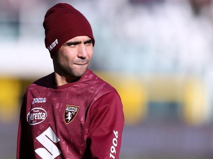 TURIN, ITALY - DECEMBER 12: Simone Zaza of Torino FC warm up during the Serie A match between Torino FC and Bologna FC at Stadio Olimpico di Torino on December 12, 2021 in Turin, Italy. (Photo by Sportinfoto/DeFodi Images via Getty Images)