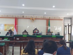 Sidang Praperadilan Korupsi SPI Unud Kembali Ditunda Keempat Kalinya