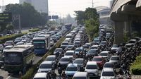 Tol Dalam Kota dan Jalan MT Haryono Macet Pagi Ini