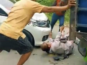 Truk Jalan Mundur di Bone Nyaris Lindas Pemotor gegara Gagal Nanjak