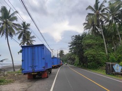 Awas Ditilang! Truk Melintas di Jalur Mudik Denpasar-Gilimanuk Mulai Dibatasi