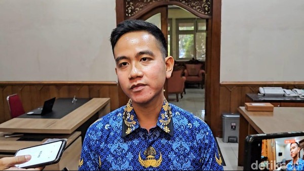 Wali Kota Solo Gibran Rakabuming Raka di Balai Kota Solo, Senin (17/4/2023).
