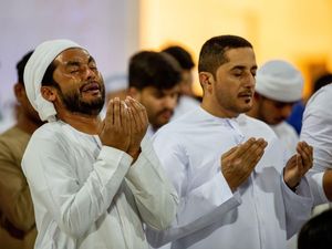Arti Allahu Akbar dan Waktu yang Tepat Mengucapkannya Arti Allahu Akbar dan Waktu yang Tepat Mengucapkannya