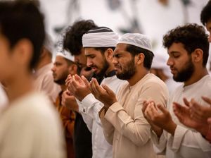 4 Doa Menyambut Bulan Ramadan Lengkap: Arab, Latin, dan Artinya 4 Doa Menyambut Bulan Ramadan Lengkap: Arab, Latin, dan Artinya