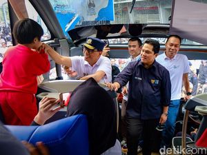 Momen Erick Thohir Lepas Rombongan Mudik Gratis BUMN di GBK