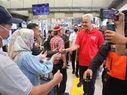 Ganjar Lepas 608 Peserta Mudik Gratis Kloter Kedua Rute Jakarta-Solo
