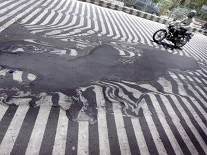 Mimpi Buruk Global Waming hingga Sebabkan Jalanan Meleleh di India Mimpi Buruk Global Waming hingga Sebabkan Jalanan Meleleh di India
