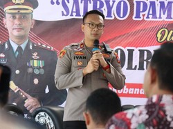 Iptu Ivan Bikin Layanan Delivery untuk Warga Bikin SKCK di Madura