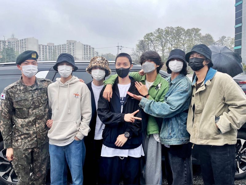 J-Hope BTS memulai wajib militer