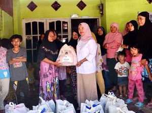 Jelang Lebaran, Andre Rosiade Sebar Puluhan Ribu Sembako di Sumbar