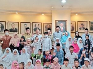 Jelang Lebaran, DPRD Surabaya Beri Santunan ke 100 Anak Yatim Piatu