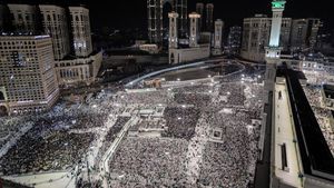 Jutaan Orang Padati Masjidil Haram saat Malam Lailatulqadar