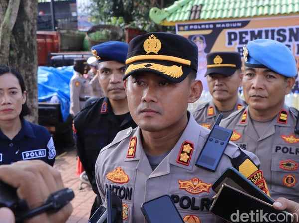 Kapolres Madiun AKBP Anton Prasetyo