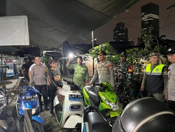 Polisi Patroli Rumah Kosong dan Penitipan Motor di Setiabudi