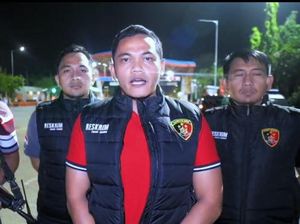 Polisi Tangkap 2 Bajing Loncat yang Beraksi Saat Arus Mudik di Cilegon Polisi Tangkap 2 Bajing Loncat yang Beraksi Saat Arus Mudik di Cilegon
