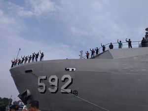 861 Pemudik Berlayar Pakai Kapal Perang ke Semarang dan Surabaya