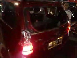 Mobil di Makassar Dirusak Massa gegara Tabrak Lari Pemotor