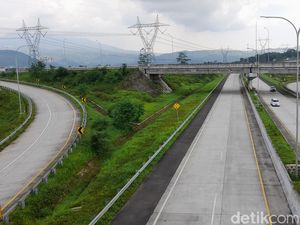 Meski Sudah Dibuka, Lalin Tol Cisumdawu Arah Cipali Masih Sepi Meski Sudah Dibuka, Lalin Tol Cisumdawu Arah Cipali Masih Sepi