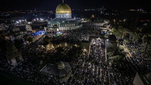 Masjid Al Aqsa Dipenuhi Jemaah yang Berburu Malam Lailatulqadar