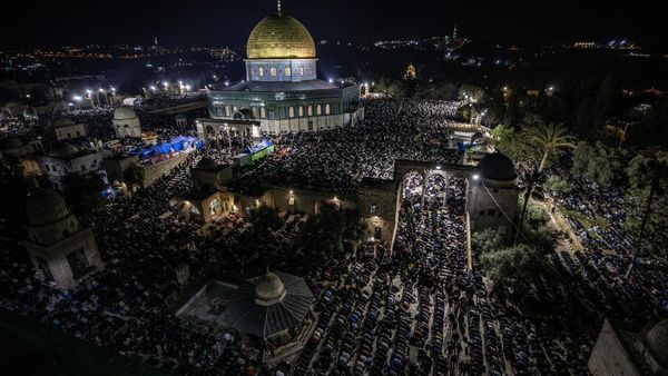 Masjid Al Aqsa Dipenuhi Jemaah yang Berburu Malam Lailatulqadar