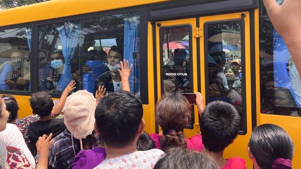 Momen 3.000 Tahanan Myanmar Bebas Saat Tahun Baru Buddha