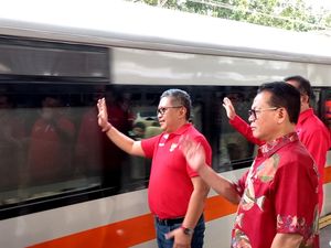 PDIP Lepas Ribuan Pemudik Gratis Naik 9 Gerbong dari Stasiun Pasar Senen