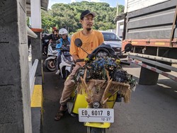 Cerita Pemudik Naik Vespa dari Sumba-Banyuwangi, Tiga Hari di Jalan
