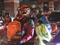 Terpaksa Mudik Naik Motor? Ini Saran Ahli Kebugaran Biar Tak Kena Encok