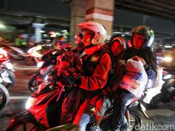 Pemudik Motor Mulai Padati Jalan Raya Kalimalang