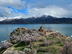 Mengapa Air Sungai dan Danau Tidak Asin seperti Air Laut?
