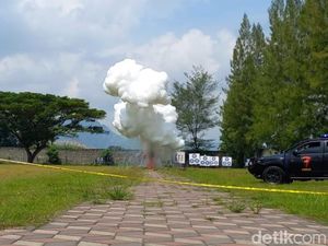 Jibom Musnahkan 70 Kg Bubuk Petasan di Tulungagung Jibom Musnahkan 70 Kg Bubuk Petasan di Tulungagung