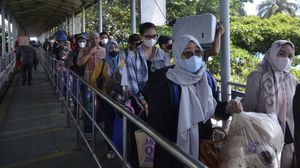 Potret Para Pemudik Mulai Padati Pelabuhan Bakauheni