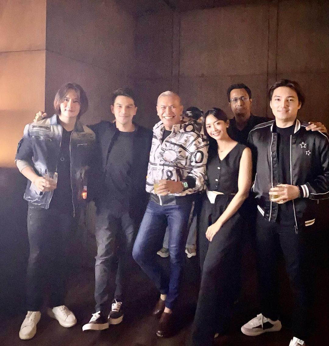 Ririn Dwi Ariyanti dan Jonathan Frizzy