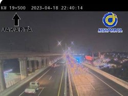 Volume Pemudik Meningkat, Tol Layang MBZ Arah Cikampek Ditutup Lagi