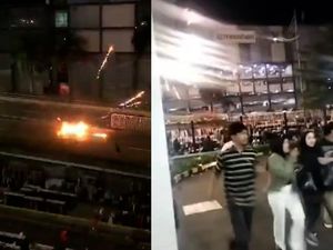 Momen Petasan Geng Motor Bikin Panik Warga di Pasar Senen Jakpus