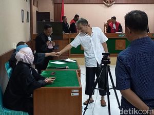 Bambang Tri Terpidana Kasus Ijazah Jokowi Melawan Hukuman Lewat PK Bambang Tri Terpidana Kasus Ijazah Jokowi Melawan Hukuman Lewat PK