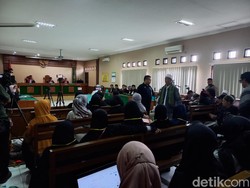 Teriak Sidang Dagelan, Pengunjung Sidang Vonis Gus Nur Diusir Hakim